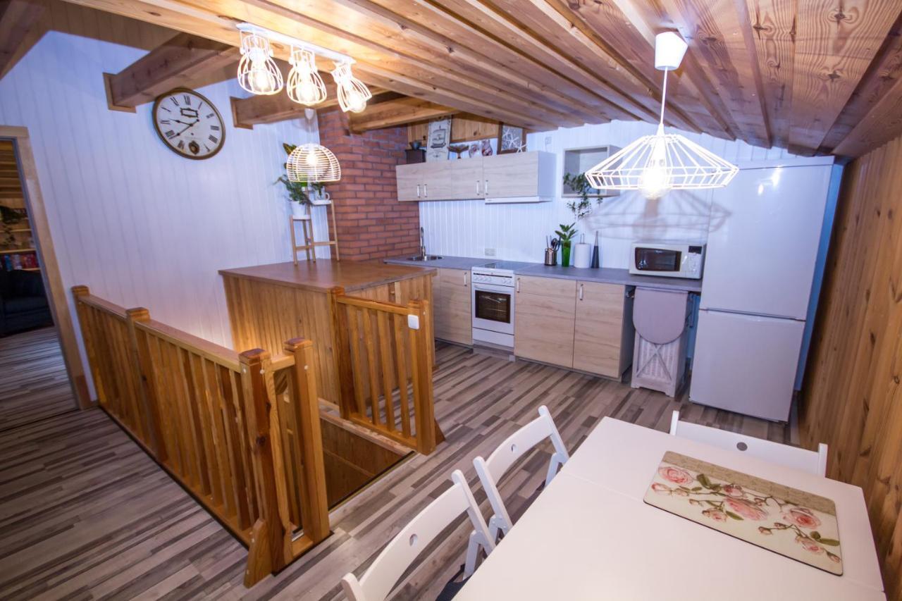 Flower Apartment Ventspils Esterno foto