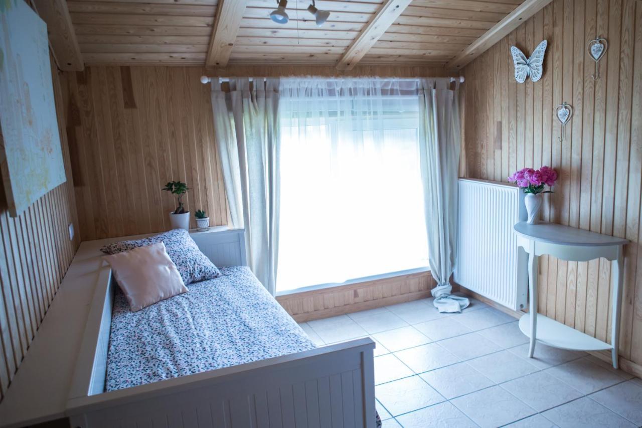 Flower Apartment Ventspils Esterno foto